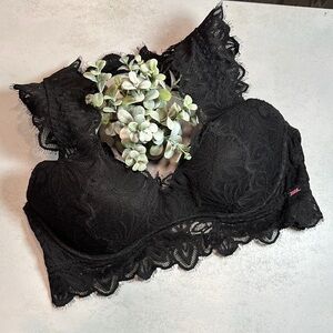 PINK Victoria's Secret Elegant Black Lace Bralette with Lace Caging and Clasp L